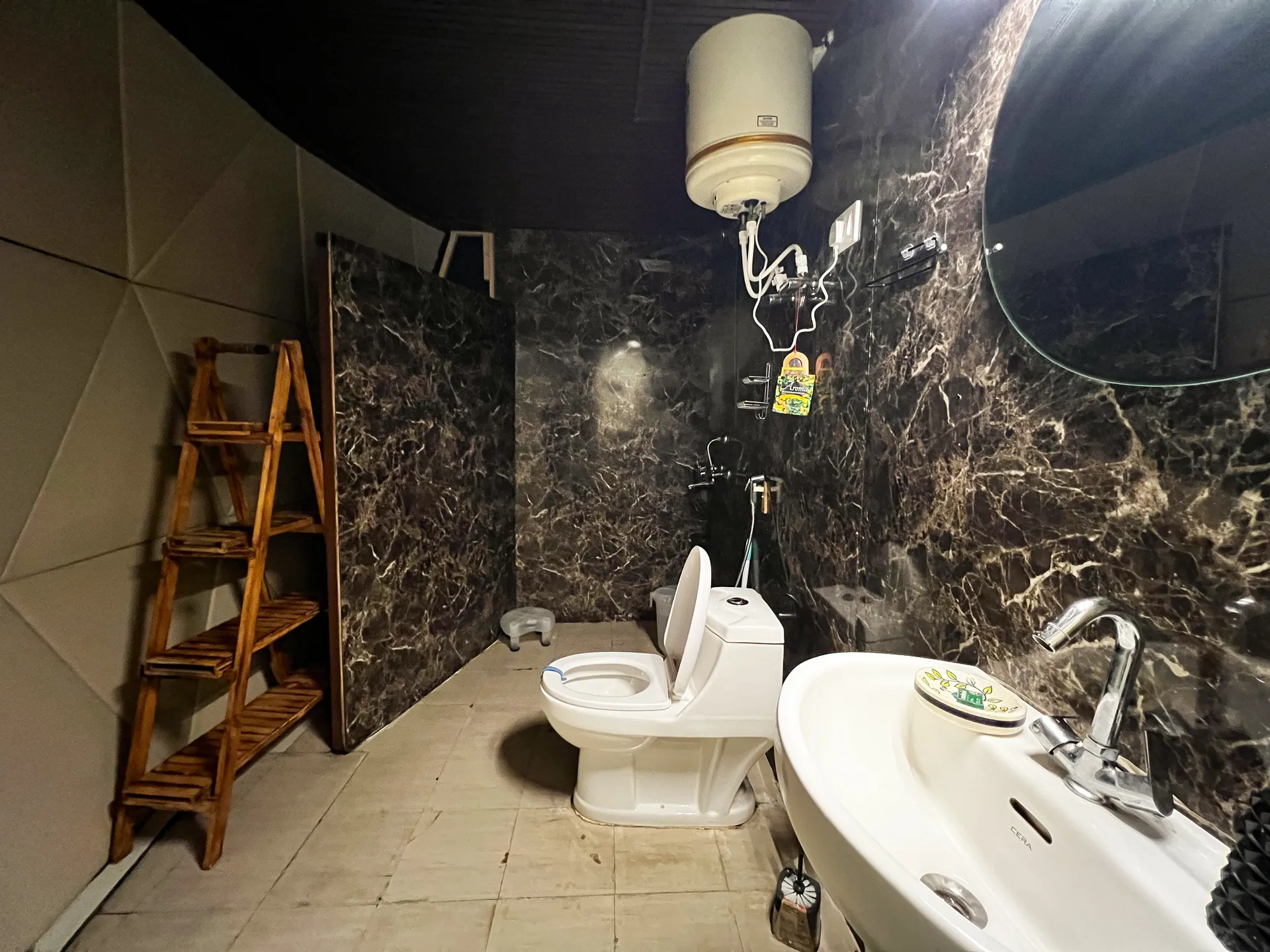 YOLO Social Old Manali community experience